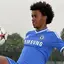 Willian adalah pemain bola profesional asal Brazil yang bergabung dengan klub Chelsea dan tim nasional Brazil.