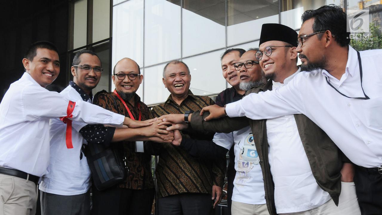 Salam Komando Novel Baswedan dan Pimpinan KPK di Hari Pertama Ngantor