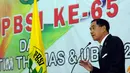 Ketua Umum PBSI Gita Wirjawan memberikan sambutan pada perayaan HUT Persatuan Bulutangkis Seluruh Indonesia ke-65 di Jakarta, Senin (9/5/2016). HUT PBSI diikuti dengan pelepasan tim Thomas dan Uber Indonesia. (Liputan6.com/Helmi Fithriansyah)