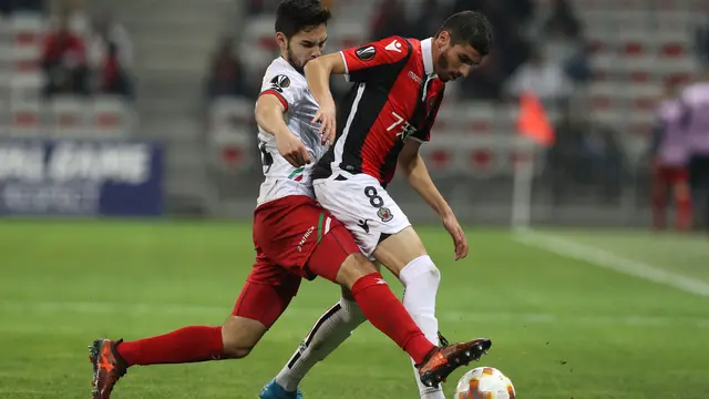 Sandy Walsh (kiri) ketika masih membela Zulte Waregem.