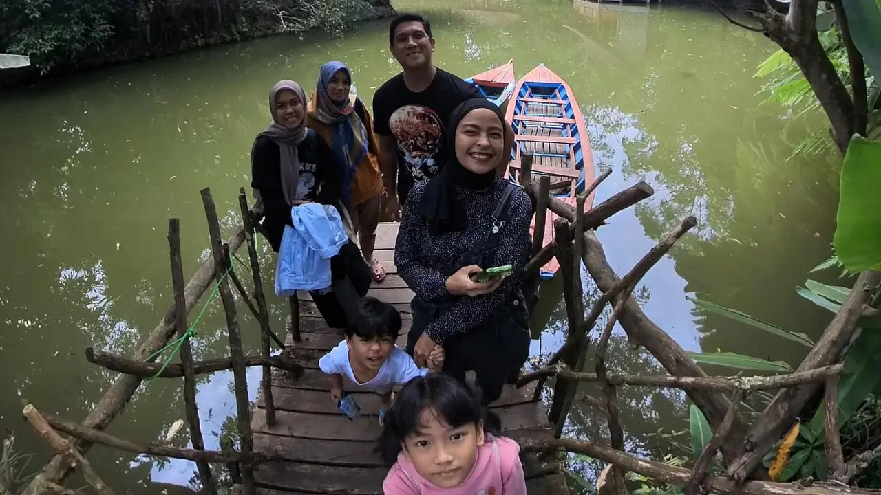 Tantri Kotak Foto Bareng ART dan Sebut Pekerjaannya Mulia, Jadi Balasan Menohok untuk Posan Tobing. (instagram.com/tantrisyalindri)