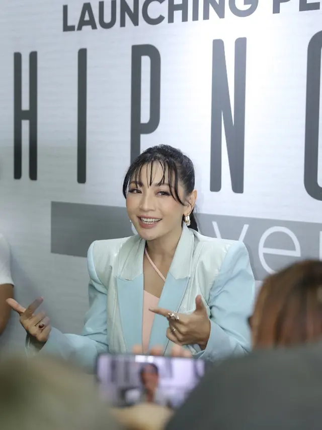 Jadi Ibu Tiga Anak, Ini Resep Awet Muda ala Hesti Purwadinata