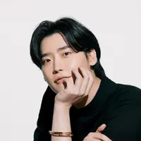 Meliha potret manis Lee Jong Suk kenakan gelang ratusan juta (instagram/jongsuk0206)