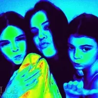 Kylie Jenner & Khloe Kardashian (Instagram/kyliejenner)