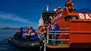 Simulasi bertujuan untuk menguji respons cepat dan efektif dari semua personel dari berbagai unsur SAR nasional. (CHAIDEER MAHYUDDIN/AFP)