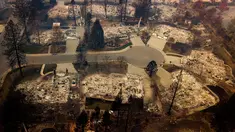 Permukiman rata dengan tanah usai kebakaran melanda Kota Paradise, California, AS, Kamis (15/11). Departemen Kehutanan dan Perlindungan Kebakaran California mengatakan api telah menghancurkan 40 persen Kota Paradise. (AP Photo/Noah Berger)