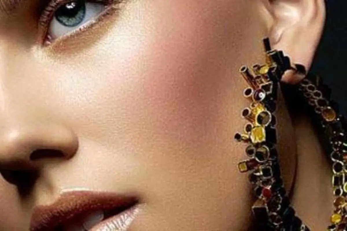 3 Tips Pemilihan Anting yang Sesuai dengan Bentuk Wajah