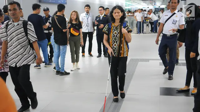 Penyandang Disabilitas Dapat Menikmati Fasilitas MRT