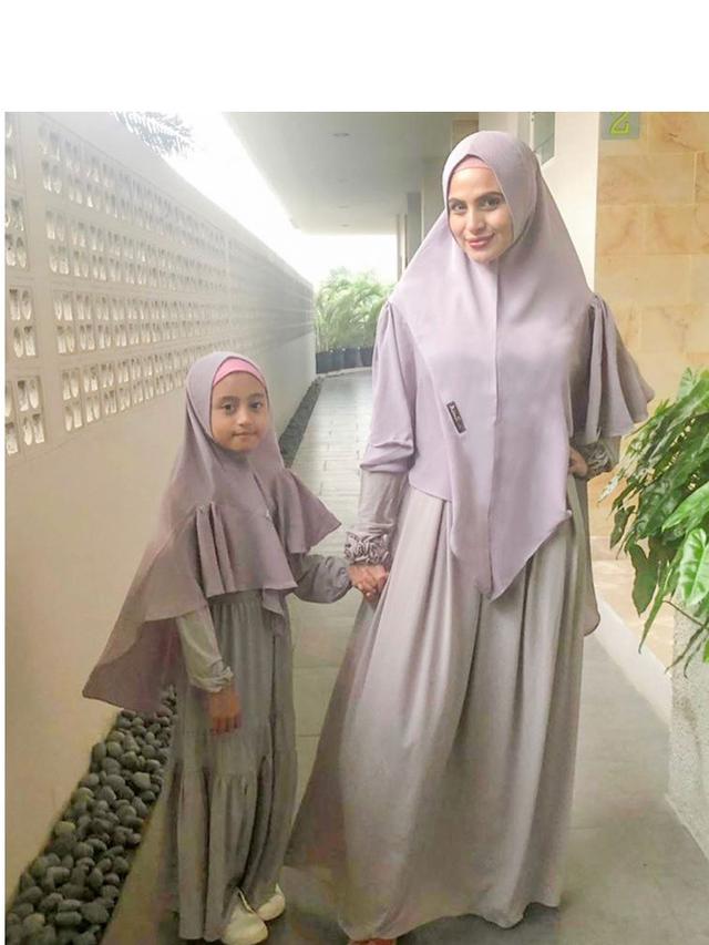 Takut Tarik Benang dan Operasi Plastik, Ini 7 Gaya Asha Shara dengan Makeup Sederhana