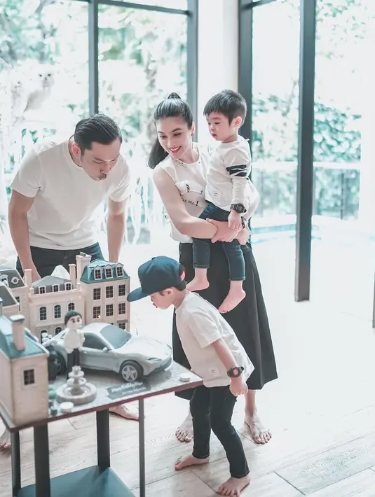 Ultah suami Sandra Dewi (Instagram/sandradewi88)