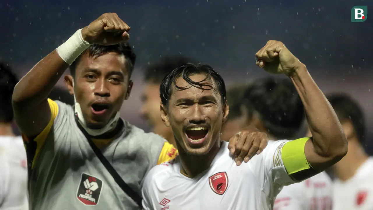FOTO: Himan Syah Gagalkan 2 Penalti PSIS, PSM Makassar Lolos ke Semifinal Piala Menpora 2021