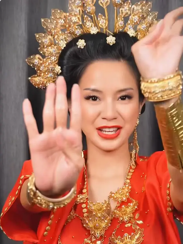 Kirana Larasati pakai baju bodo di Hari Kemerdekaan