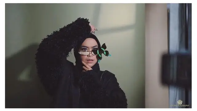 7 Gaya Pemotretan Ria Ricis Rayakan 24,5 Subscriber YouTube,  Bikin Pangling