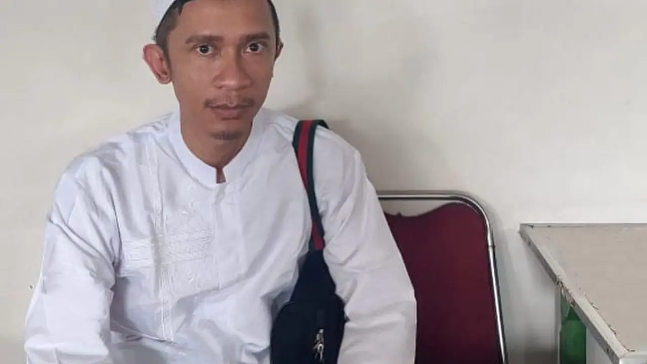 Selain Aming, artis ini juga sempat menghebohkan publik karena ubah penampilan jadi religius