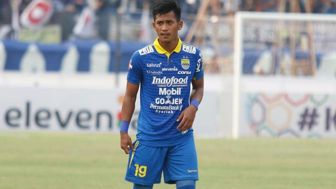 Bek muda Persib Bandung, Indra Mustafa. (Bola.com/Erwin Snaz)