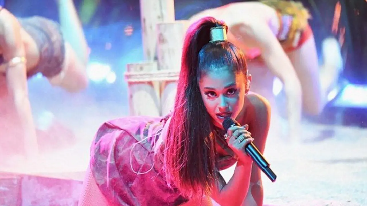 [Bintang] Ariana Grande