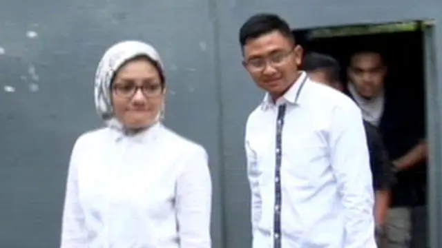 [VIDEO] Ratu Atut Menangis Saat Bertemu Putrinya