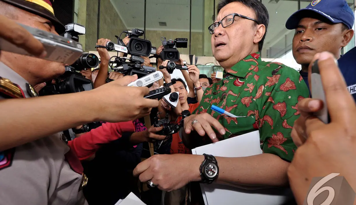 Menteri Dalam Negeri Tjahjo Kumolo mendatangi KPK untuk laporan harta kekayaan penyelenggara negara (LHKPN), Jakarta, Senin (10/11/2014) (Liputan6.com/MIftahul Hayat)