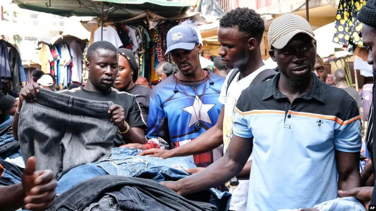 Pakaian Bekas Dilarang di Uganda
