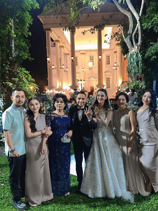 7 Tahun Pacaran, Ini 6 Potret Elina Joerg dan Gusti Ega yang Dikabarkan Putus