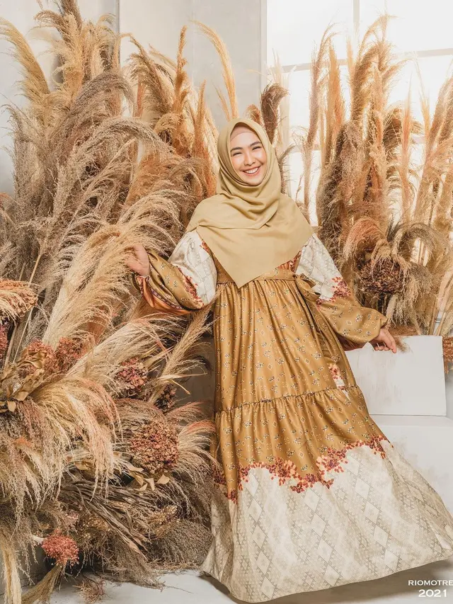 8 Gaya Pemotretan Oki Setiana Dewi, Shindy Putri dan Ria Ricis, Curi Perhatian
