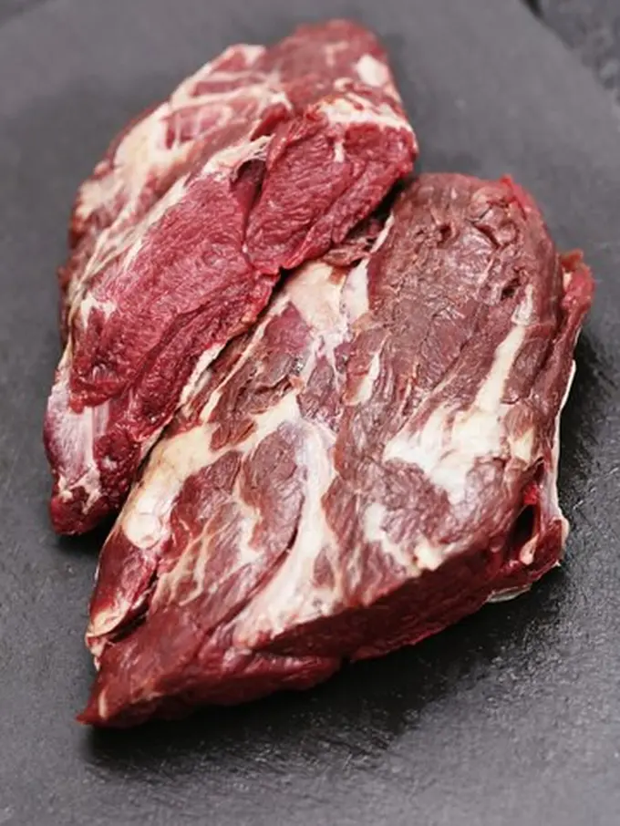 Ilustrasi daging sapi/freepik.com/Racool_studio