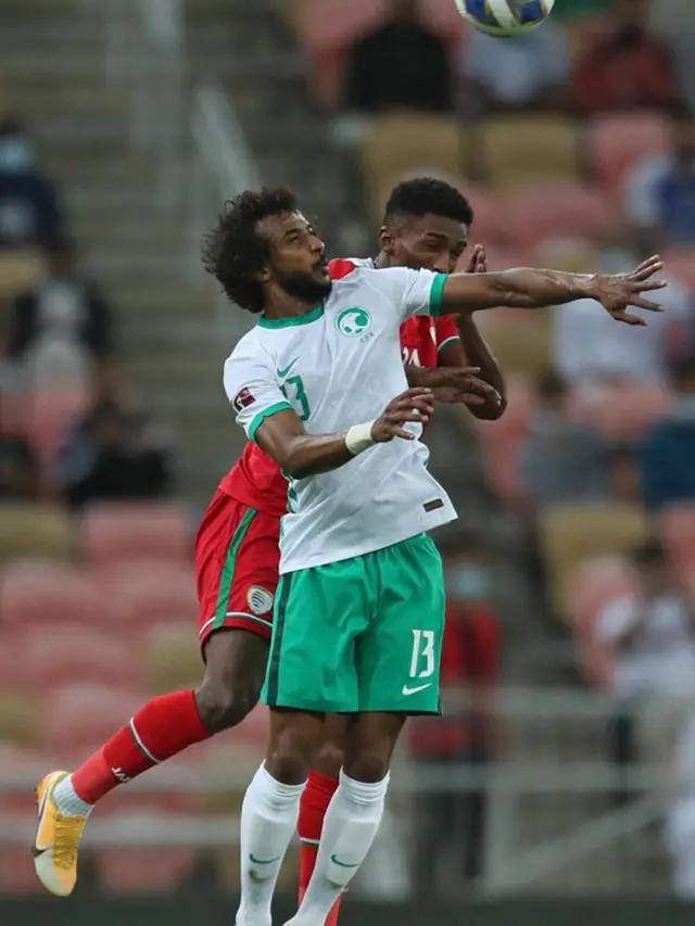 FOTO: Arab Saudi Kalahkan Oman di Kualifikasi Piala Dunia 2022