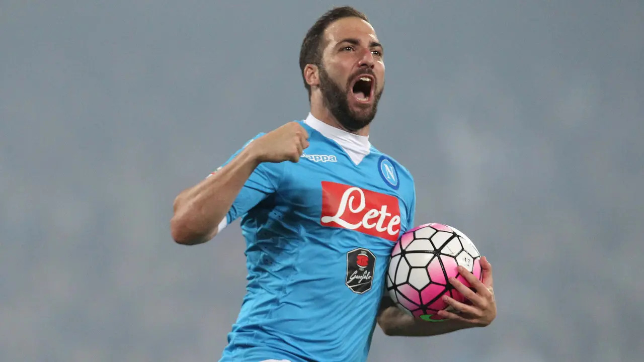 Cetak Gol Akrobatik, Higuain Sukses Jadi Top Skorer Serie A