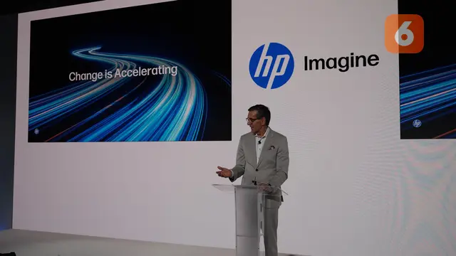 Interim Chief Executive Officer, HP Inc. Bruce Broussard pada Selasa (24/3/2026) di New York City, AS, menyebut bahwa kecerdasan buatan (AI) bukan lagi sekadar alat, melainkan mitra kerja utama manusia. (Dok. Liputan6.com/Teddy Tri Setio Berty)