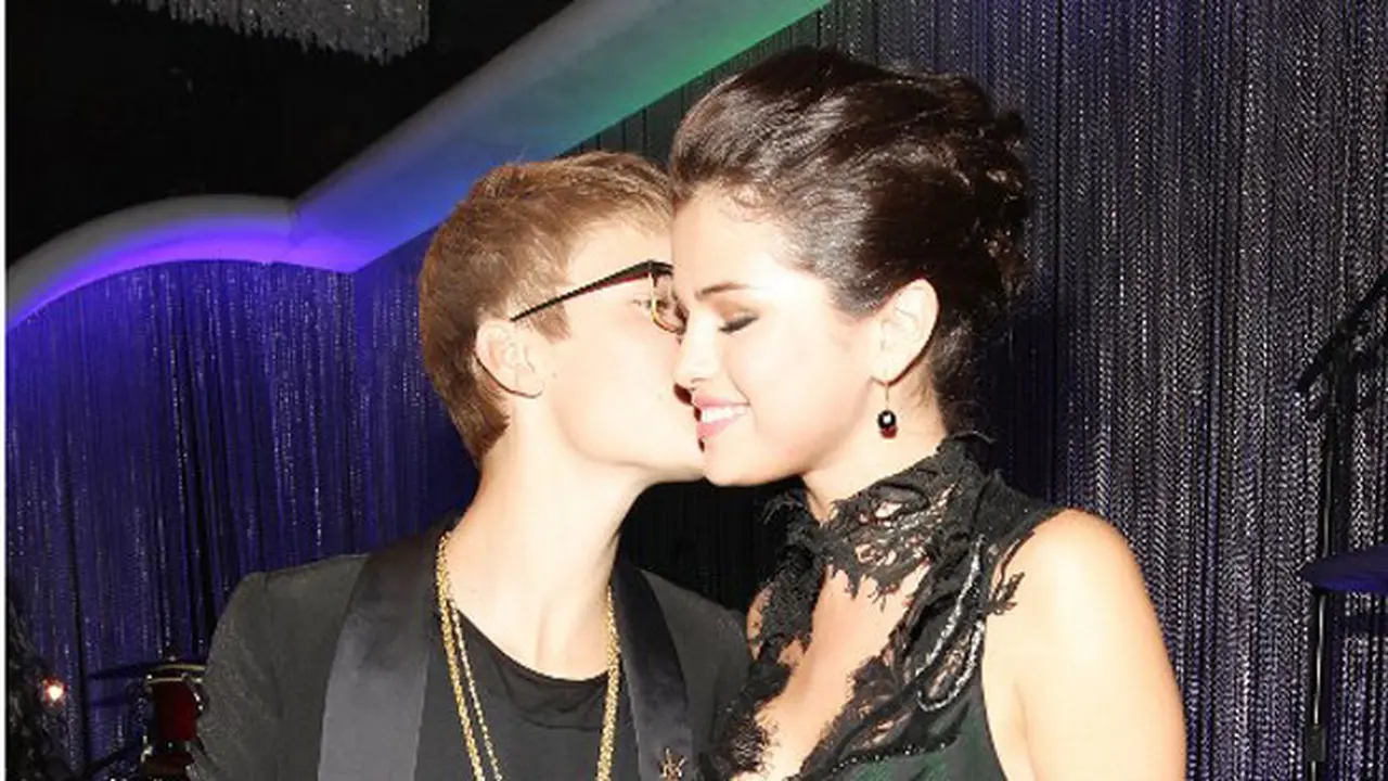 [Bintang] Justin Bieber dan Selena Gomez