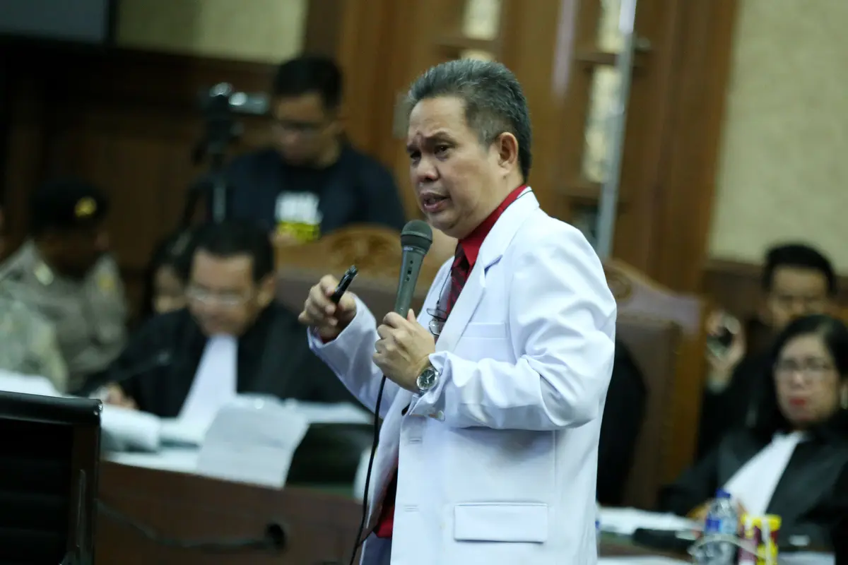[Bintang] Ahli Patologi dr Gatot Susilo Lawrence