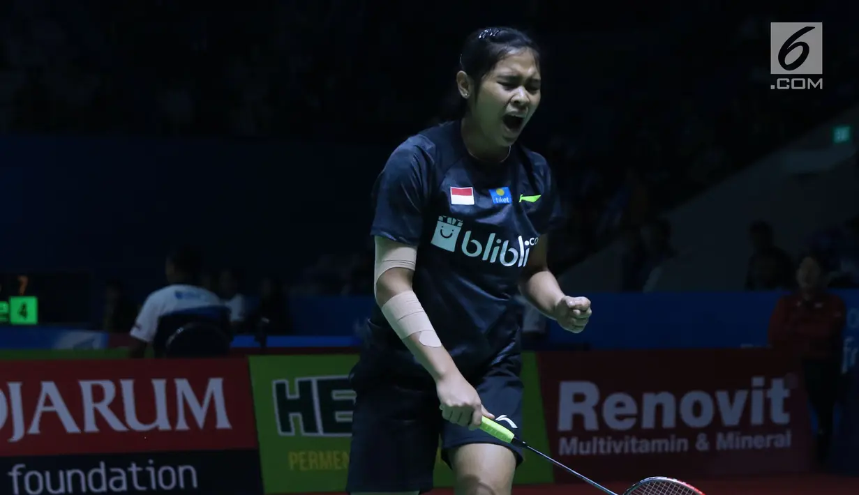 Tunggal putri Indonesia, Gregoria Mariska Tunjung bersorak saat melawan pemain China Taipei, Lee Chia Hsin pada babak pertama Indonesia Open 2018 di Istora Senayan, Jakarta, Selasa (3/7). Gregoria dua set langsung. (Liputan6.com/Helmi Fithriansyah)