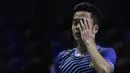 Pebulutangkis SGS PLN Bandung, Anthony Ginting tampak lelah saat melawan pebulutangkis PB Djarum, Shesar Hiren pada Kejurnas Beregu Campuran di Britama Arena, Jakarta, Kamis (20/12). Shesar berhasil mengalahkan Anthony. (Bola.com/Yoppy Renato)