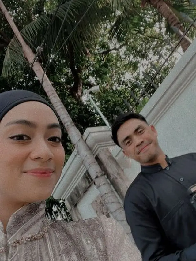 Gaya Lebaran Ayudia C dan Ditto yang Sederhana dengan Nostalgia Masa SMA