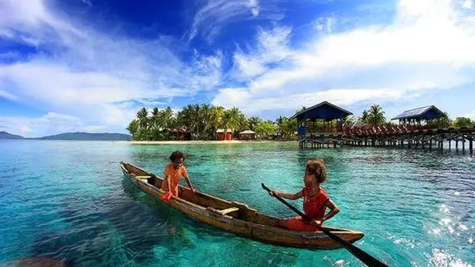 7 Pulau dengan Air Laut Sebening Kristal di Indonesia
