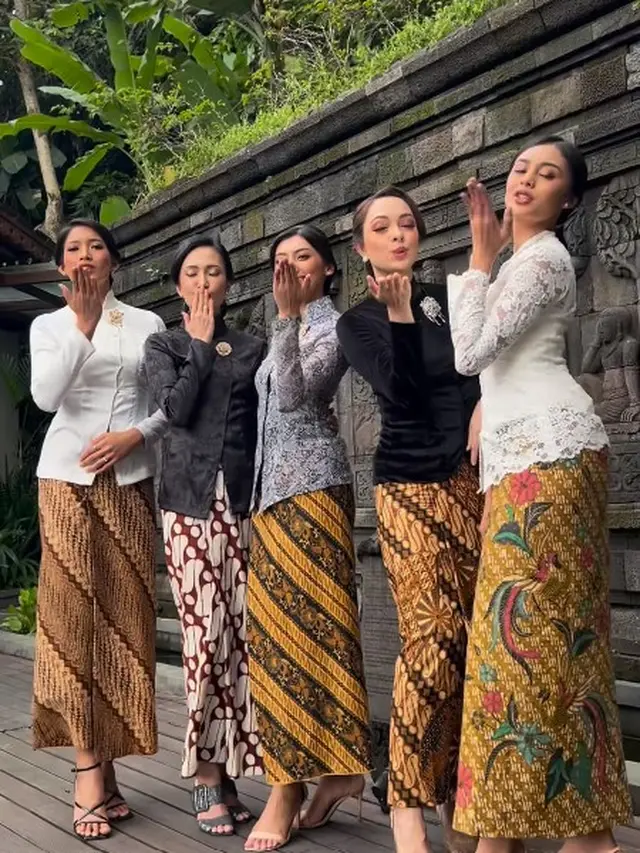 Puteri Indonesia lintas generasi (Instagram/artikasaridevi)