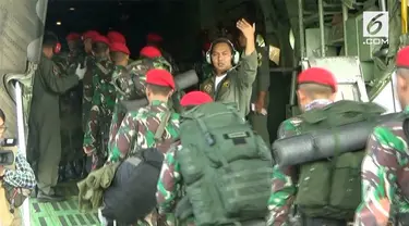 Ratusan anggota Kopassus diberangkatkan menuju Lombok Timur untuk membantu proses evakuasi turis asing yang terjebak di gunung Rinjani.