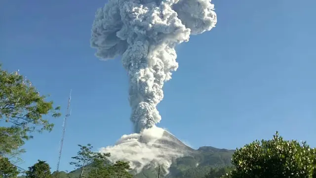 Gunung Merapi kembali meletus