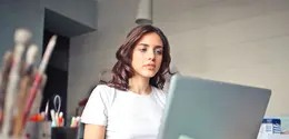 Kebutuhan sehari-hari hingga persiapan dana darurat menjadi alasan sebagian orang mencari sumber pemasukan tambahan. (Foto/Dok: Pexels)