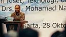 Menteri Riset, Teknologi, dan Pendidikan Tinggi Mohamad Nasir menyampaikan sambutan saat sertijab di Auditorium BPPT, Jakarta, Selasa (28/10/2014). (Liputan6.com/Faizal Fanani)