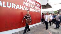 Menkop Budi Arie Setiadi bersama Bupati Abdul Halim Muslih saat meresmikan Kopdes Merah Putih Desa Srimulyo, Minggu (15/6/2025). (Kukuh Setyono)