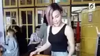 Dua orang wanita seksi yang pernikahannya kandas membuat sebuah kedai yang diberi nama 'Bakmi Janda'.