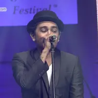 Glenn Fredly Liburan hingga persiapan konser dengan Trio Lestari di Amerika Serikat.