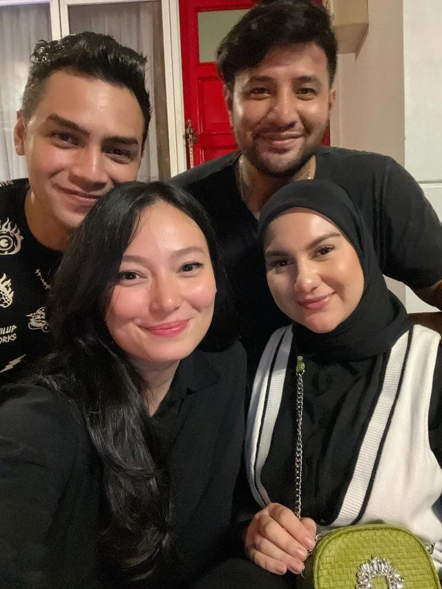 7 Momen Persahabatan Keluarga Irish Bella dan Asmirandah, Kompak Banget