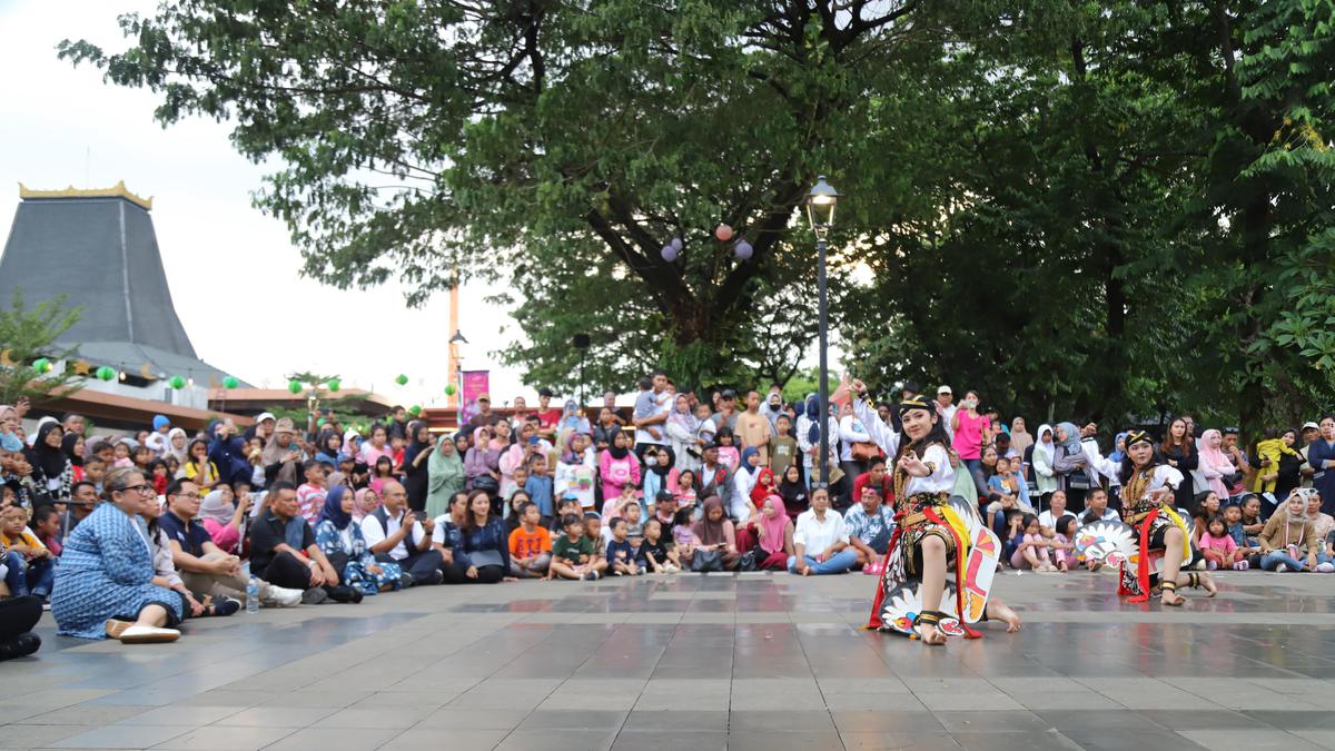 146 Ribu Orang Wara-Wiri di Taman Mini Indonesia Indah Saat Libur Lebaran 2025