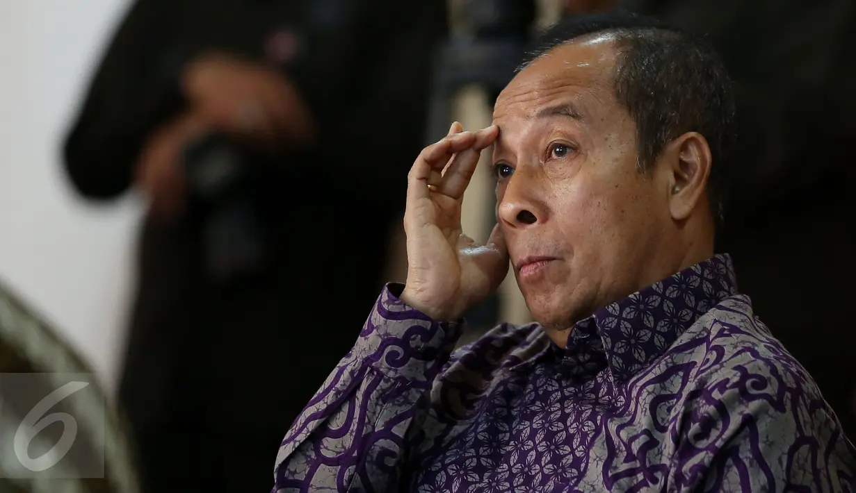 Gubernur Lemhanas Agus Widjojo saat menghadiri acara Forum Komunikasi Pimpinan Lemhanas RI dengan Para pimpinan Redaksi dan Wartawan Media cetak /Elektronik di Gedung Lemhanas RI, Jakarta, Rabu (23/11). (Liputan6.com/Johan Tallo)