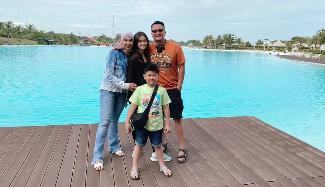 Deswita Maharani dan Ferry Maryadi (Instagram/deswitamaharani80)