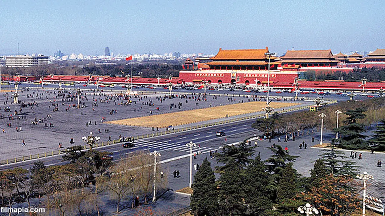 lapangan-tiananmen-131028b.jpg