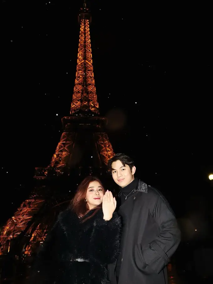 Gaya Serasi Brisia Jodie & Jonathan Alden Pamer Cincin Lamaran di Paris