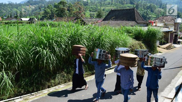 Sambut Ramadan, Warga Boyolali Gelar Sadranan Selo Merapi